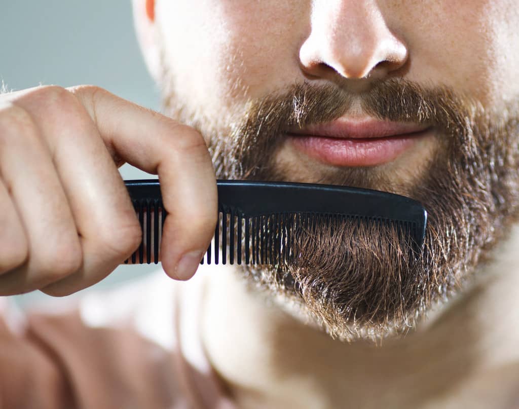 Розчісуйте бороду щодня