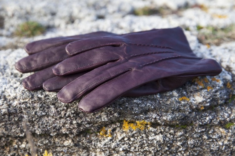 Мужские перчатки цвета бургунд