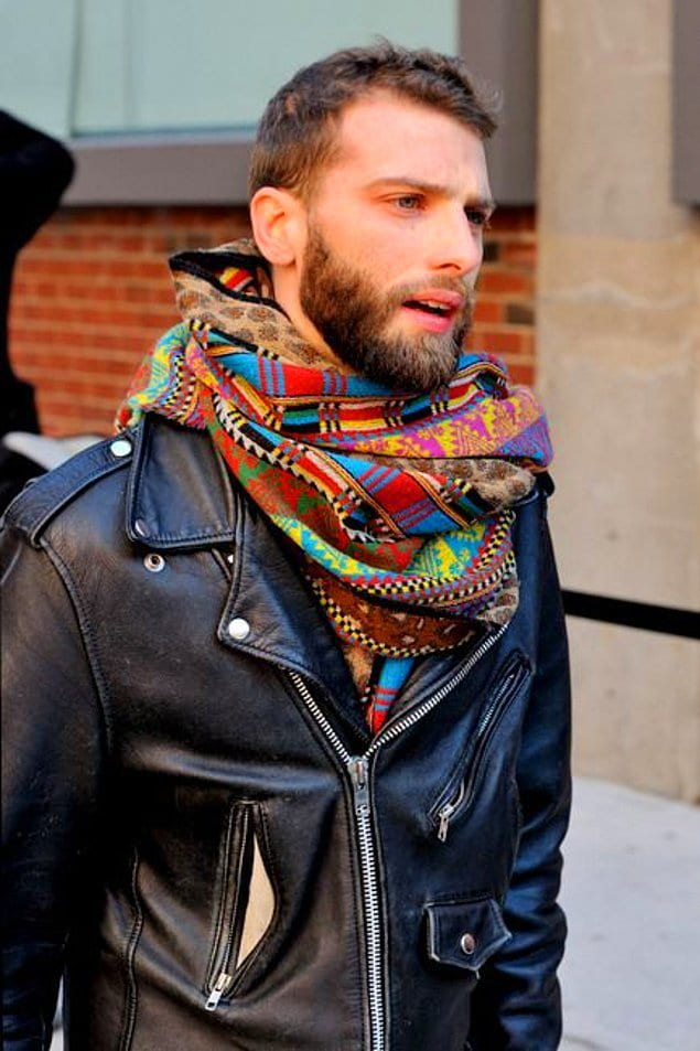 Яскравий чоловічий шарф